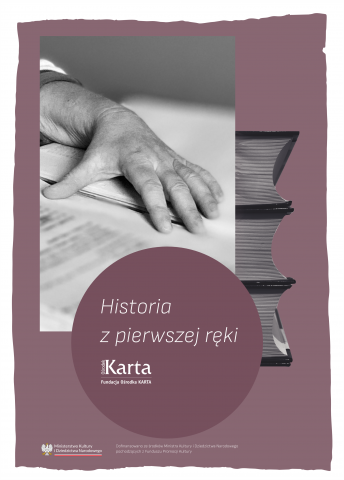Historia z pierwszej ręki - projekt ogólny Zdjęcie promujące projekt "Historia z pierwszej ręki" przedstawia stos książek oraz dłoń.
