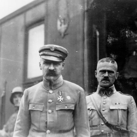 Białoruś, 20 kwietnia 1920. Józef Piłsudski z gen. Władysławem Jungiem, dowódcą 15 Dywizji Piechoty. Fot. Narodowe Archiwum Cyfrowe